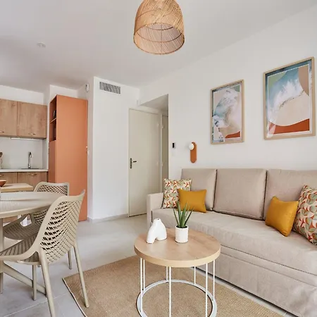 Newly Built Holiday Near The Beach Apartment *